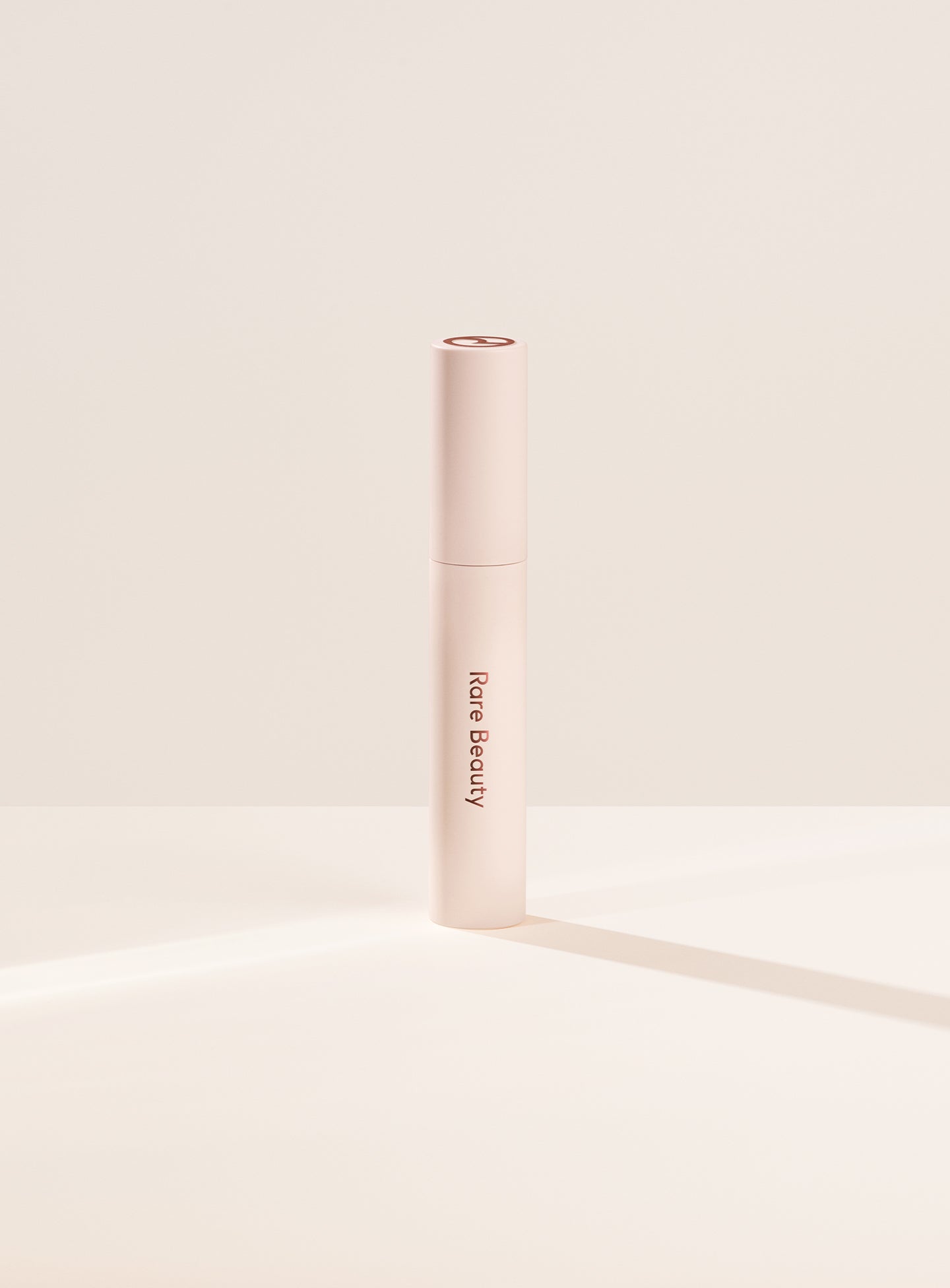Perfect Strokes Universal Volumizing Mascara – Brown