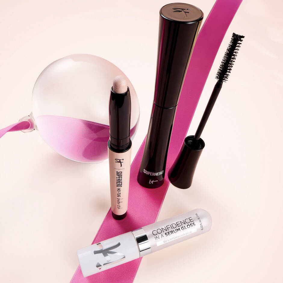 Celebrate Effortless Glow Blurred Lines Makeup Gift Set